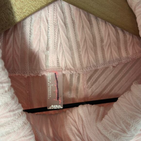 FREE PEOPLE MOVEMENT WOMEN'S LIGHT PINK TURTLENECK SHEER ATHLETHIC TOP LARGE - Picture 4 of 6